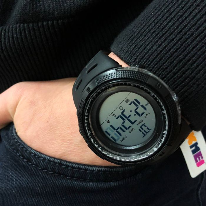 Часы наручные мужские SKMEI 2070BKWT BLACK-WHITE, водостойкие тактические часы. Цвет: черный