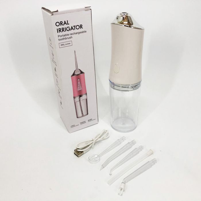 Ирригатор для чистки зубов и полости рта Oral Irrigator с аккумулятором и сменными насадками. Цвет: белый