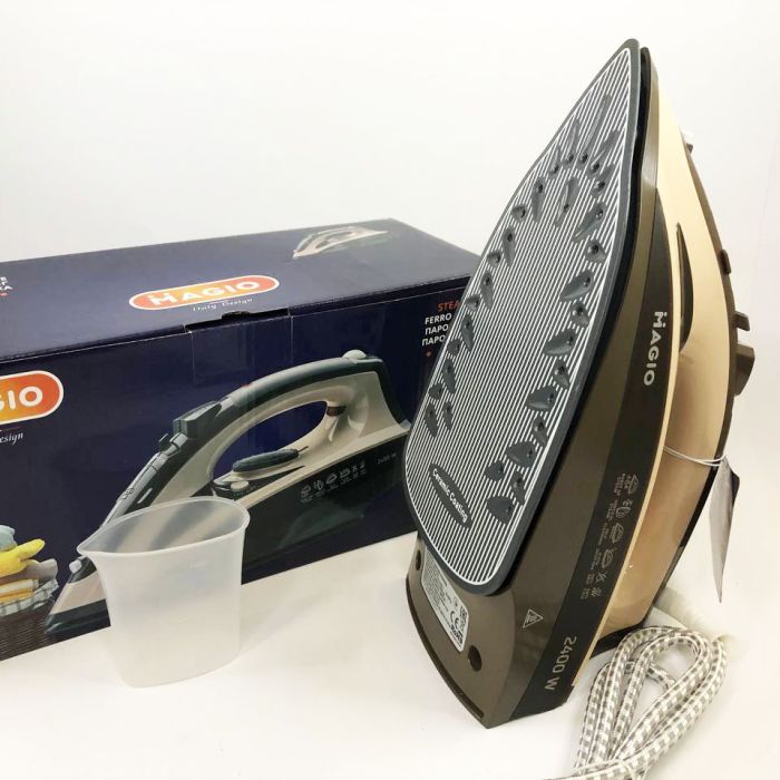 Утюг Magio MG-134 3000 Вт, паровой утюг-очиститель, утюг электрический паровой. Цвет: бежевый