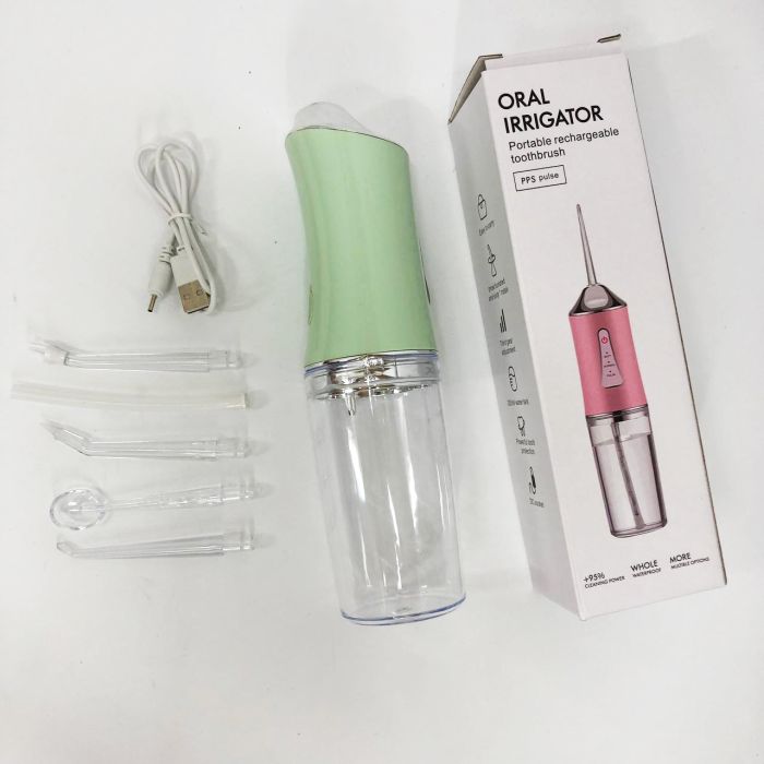 Ирригатор для чистки зубов и полости рта Oral Irrigator с аккумулятором и сменными насадками. Цвет: зеленый
