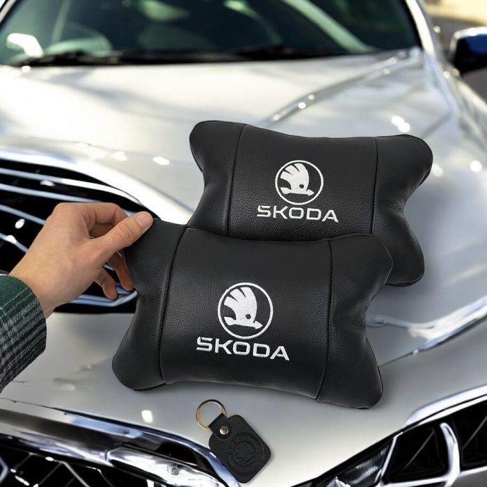 Автомобильные подушки 2 шт на подголовник Skoda / Вред, из натуральной кожи, стильный аксессуар для вашего авто