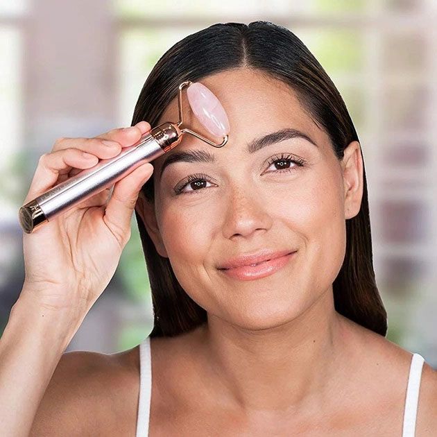 Массажер ролик электрический для лица Facial Roller Massager. Цвет: белый