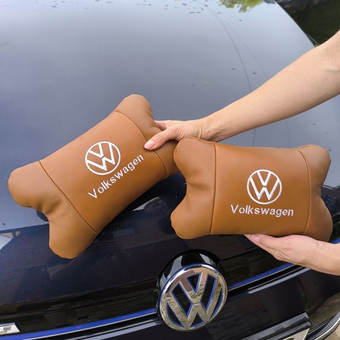 Набор подушек 2шт для автомобиля Volkswagen из натуральной коричневой кожи. Подушки на подголовник