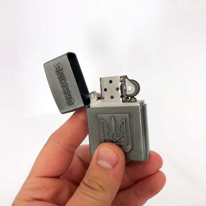 Зажигалка бензиновая герб Украины 4410, зажигалка в подарок, сувенирные зажигалки. Цвет: серебряный