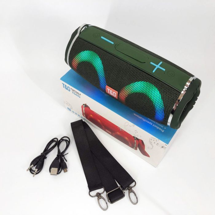 Портативная колонка TG642 с RGB подсветкой и ремешком, громкая блютуз колонка. Цвет: зеленый