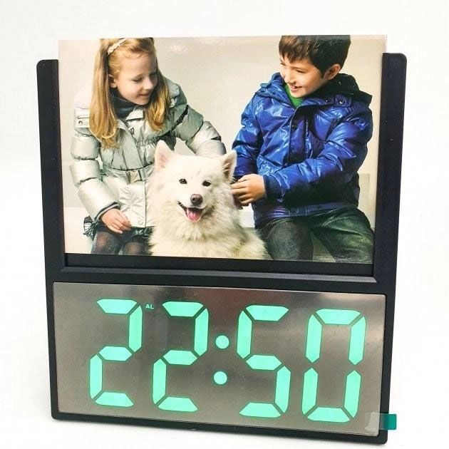 Электронные проводные настольные цифровые часы DS-6608 с фоторамкой, зелёная подсветка. Цвет: черный