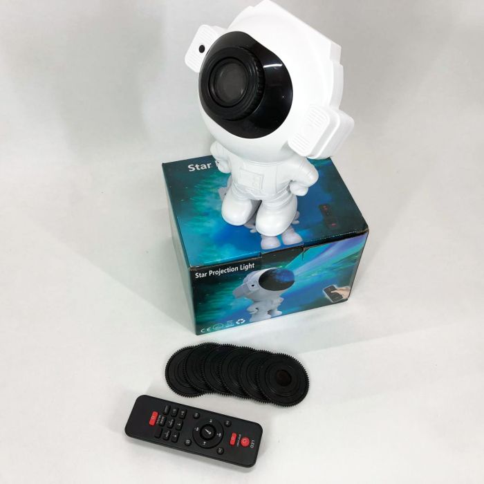 Звездный 3D проектор Astronaut Bluetooth с пультом, Проектор-ночник космонавт звездное небо в детскую